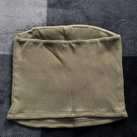 3 Garage brand tops - Picture 12 of 13